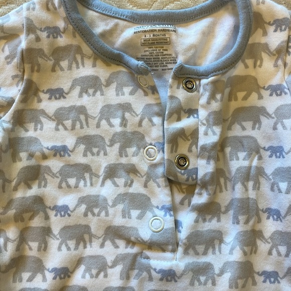 Restoration Hardware elephant pattern footie 0-3M - Picture 2 of 2